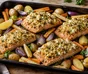 Ovnsbakt laks med gyllen chèvre- og valnøttopping, poteter og ovnsbakte grønnsaker